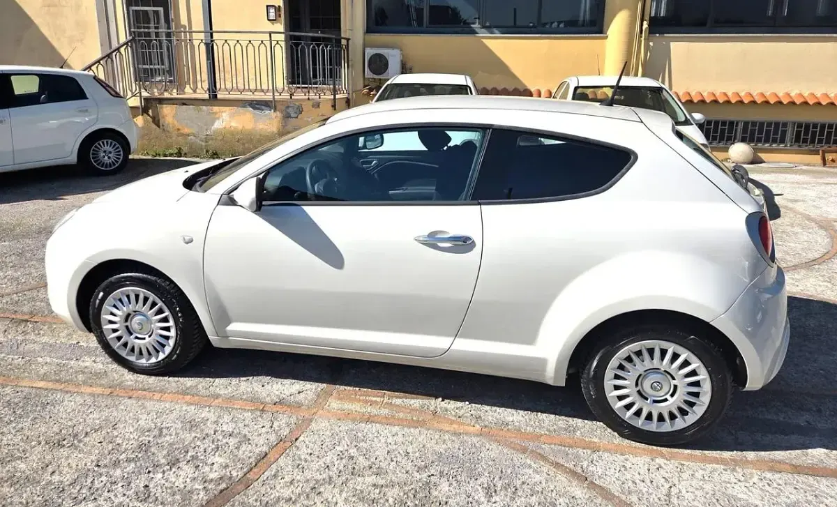 Usata Alfa Romeo MiTo 77 CV (56 kW) 2015 Bianco Utilitaria