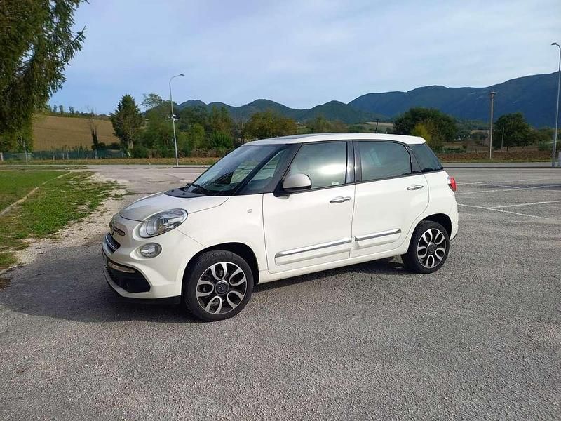 Usata 2018 Fiat 500L Lounge Monovolume | 9500 € (Buon prezzo) - Immagine 1/4