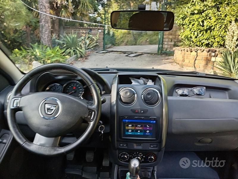 Usata Dacia Duster 125 CV (91 kW) 2017 Grigio SUV