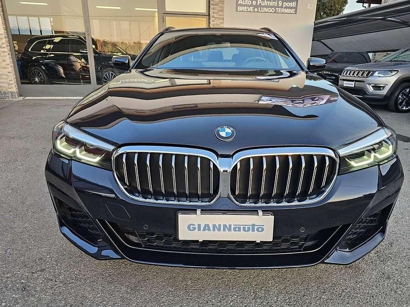 Usata BMW 520 M Sport 190 CV (139 kW) 2022 Blu/azzurro Station wagon