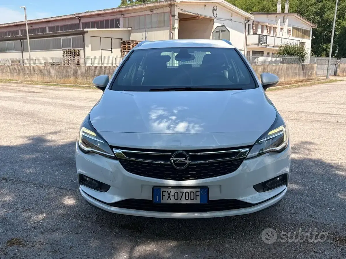 Usata Opel Astra Business 110 CV (80 kW) 2019 Bianco Station wagon
