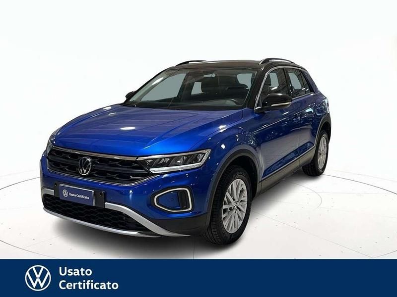 Usata VW T-Roc Life 150 CV (110 kW) 2023 Blu pastello SUV