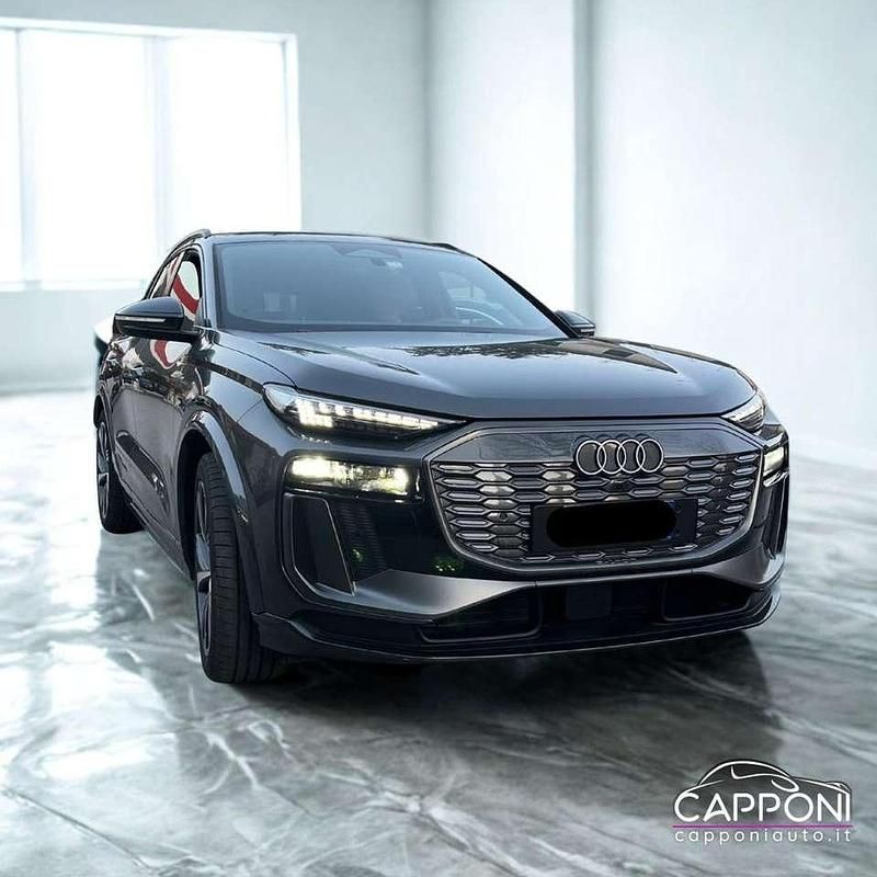 Usata Audi Q6 e-tron S-Line 284 kW (387 CV) 2025 Grigio scuro SUV