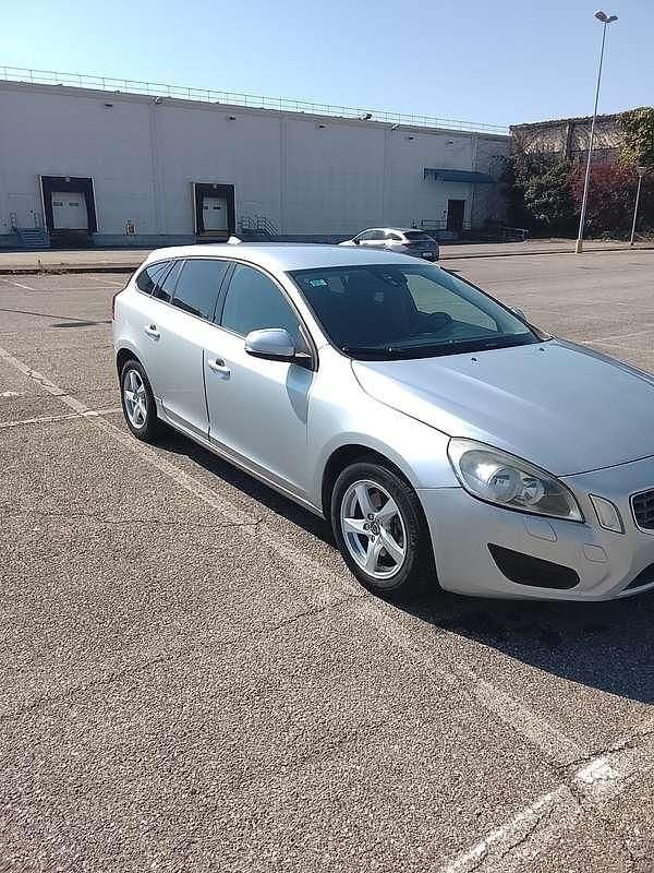 Usata Volvo V60 Summum 114 CV (83 kW) 2011 Station wagon