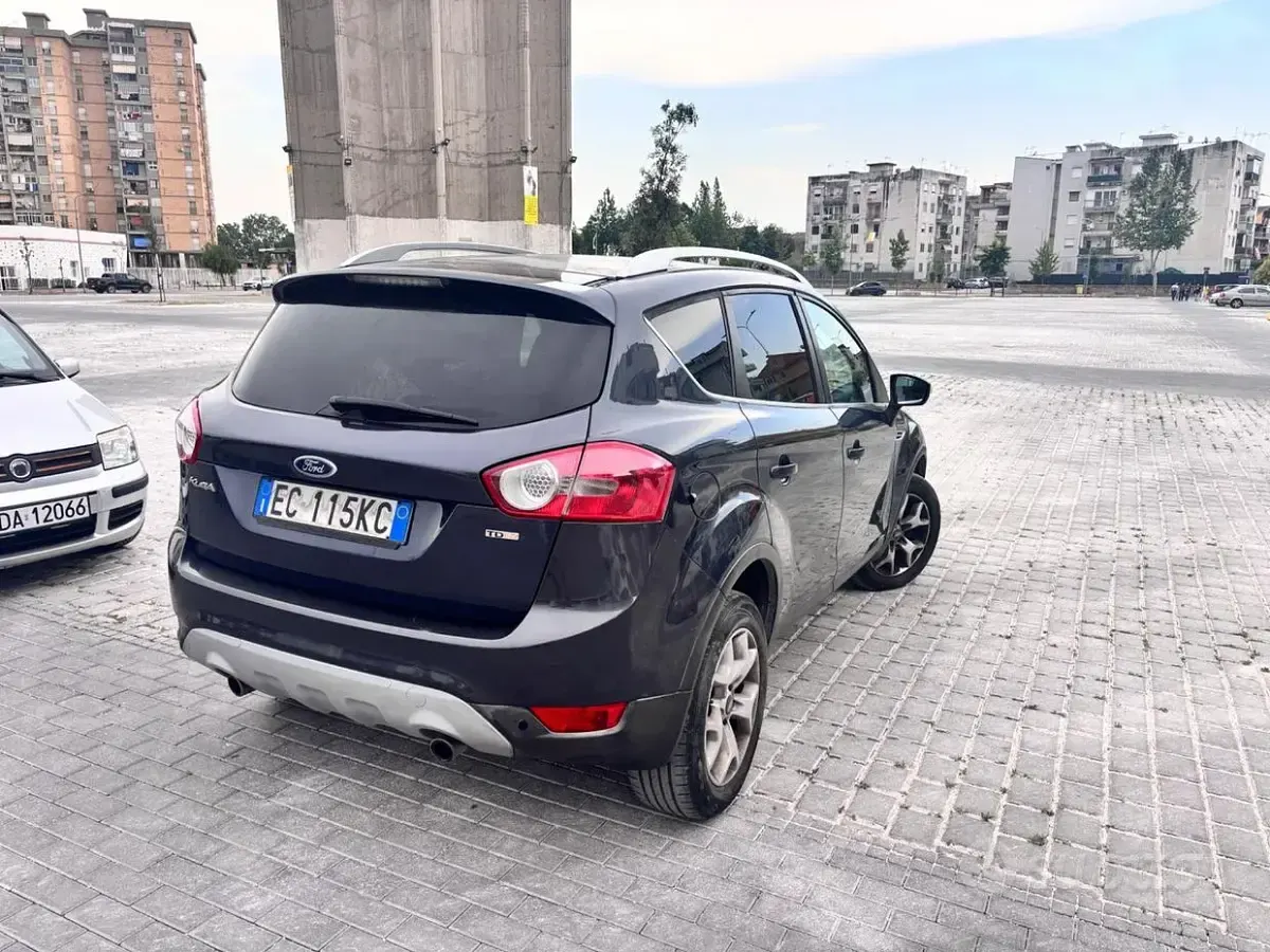 Usata Ford Kuga Titanium 140 CV (102 kW) 2010 Grigio SUV