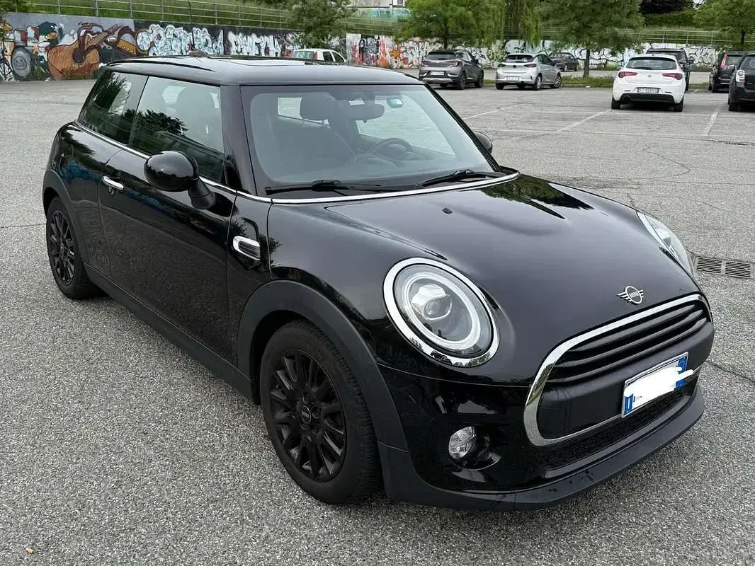 Usata Mini ONE 102 CV (75 kW) 2019 Nero Utilitaria