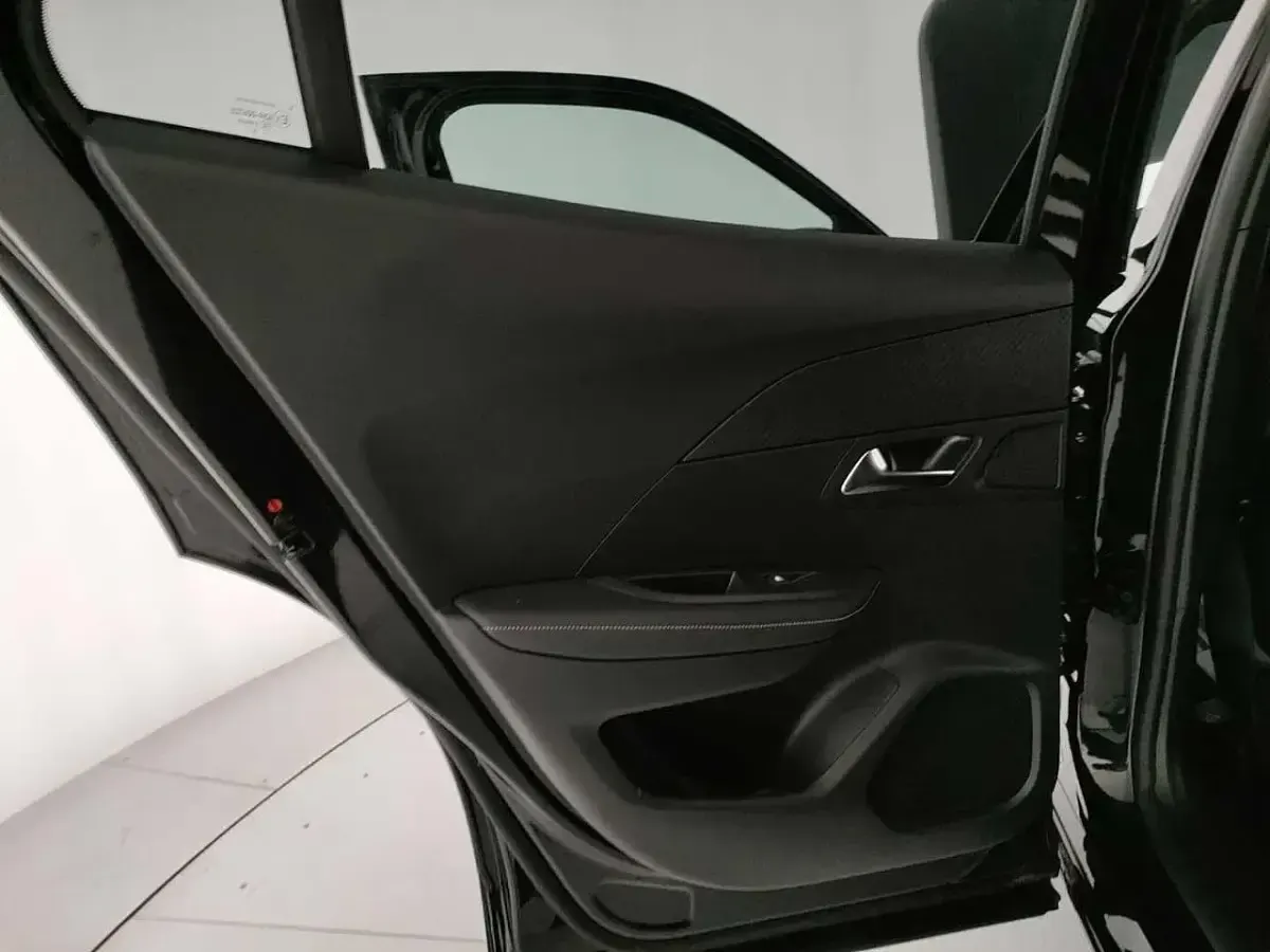 Nuova Peugeot 2008 Allure 145 CV (106 kW) 2026 Nero SUV