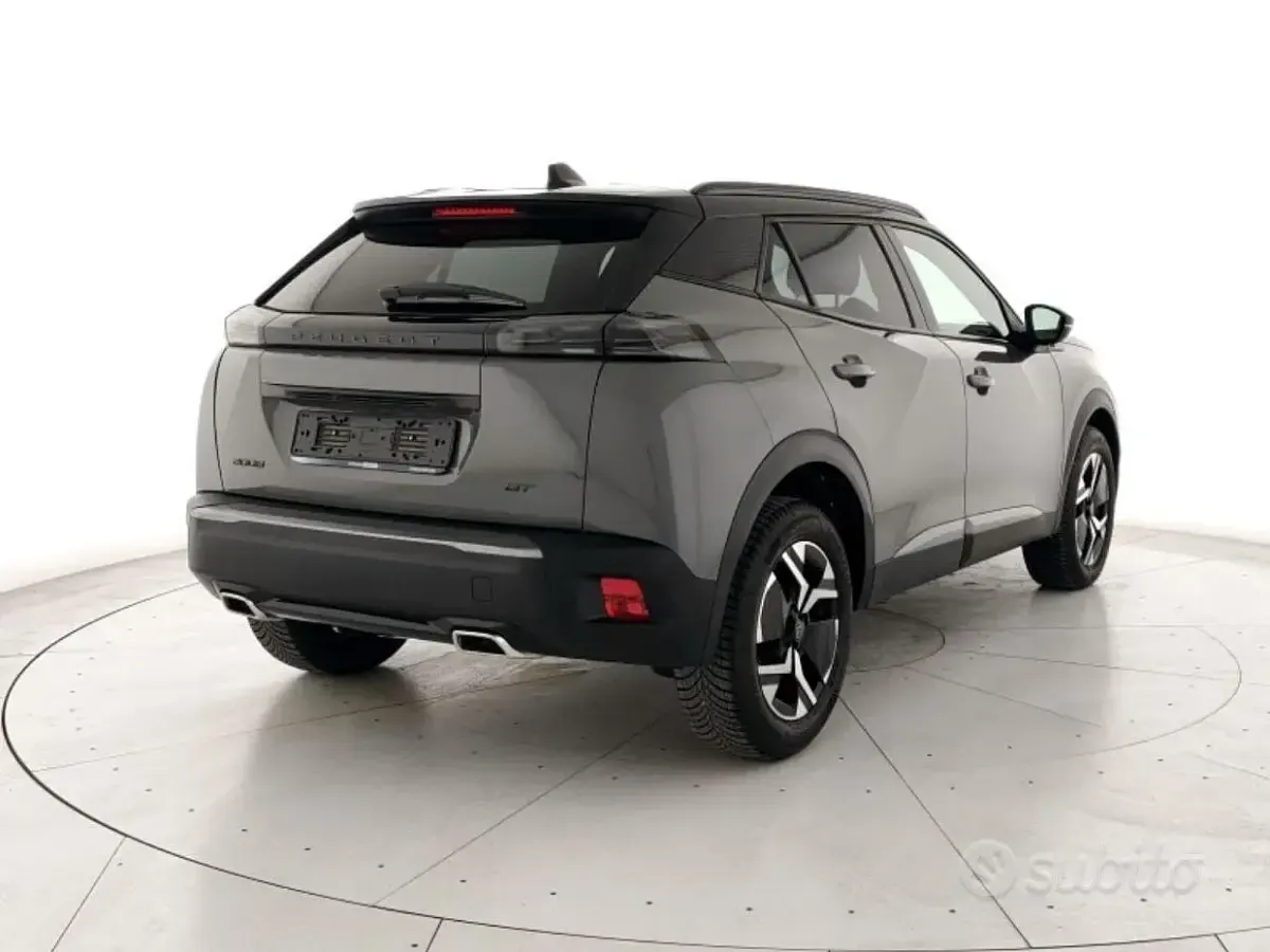Usata Peugeot 2008 GT 131 CV (96 kW) 2024 Grigio SUV
