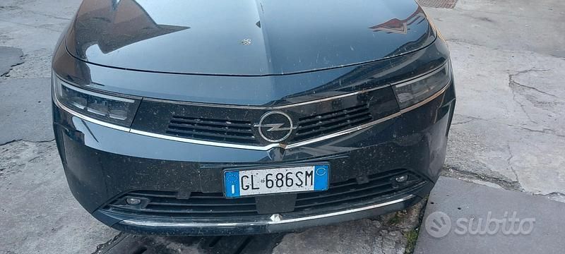 Usata Opel Astra Business Elegance 131 CV (96 kW) 2023 Nero Utilitaria