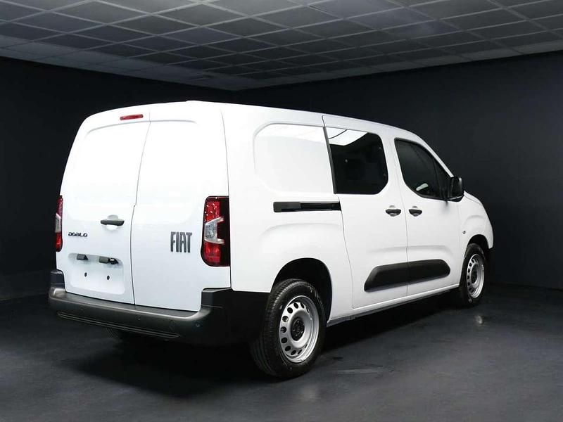 Usata Fiat Doblò 131 CV (96 kW) 2024 Grigio Monovolume