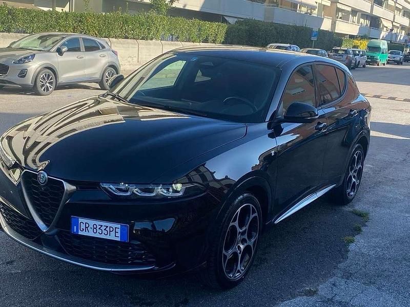 Nero Usata 2023 Alfa Romeo Tonale Ti SUV | 27.400 € (Cara) - Immagine 1/4