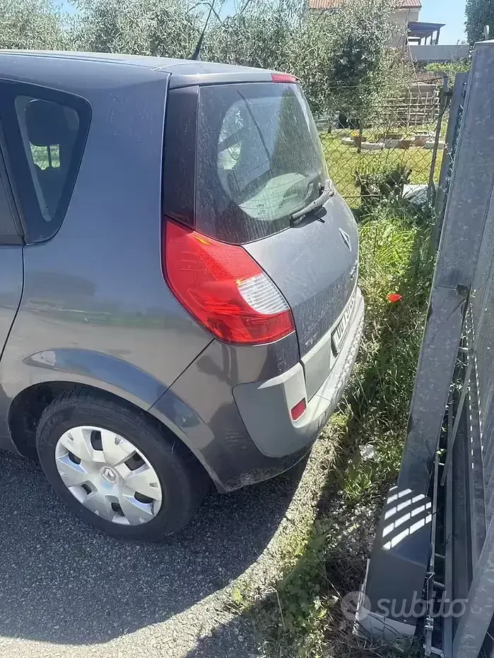 Usata Renault Scenic E-Tech 78 CV (57 kW) 2006 Grigio Monovolume