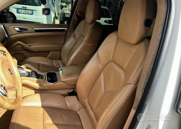 Usata Porsche Cayenne 245 CV (180 kW) 2011 Bianco SUV