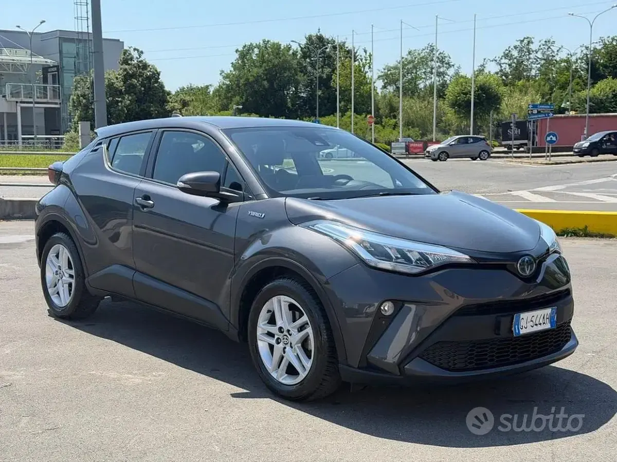Usata Toyota C-HR Business Edition 98 CV (72 kW) 2022 Grigio SUV