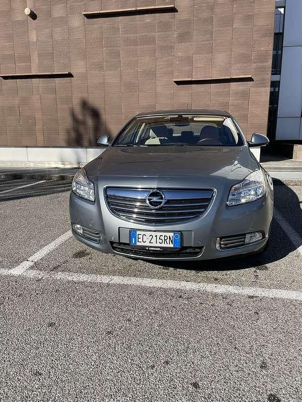 Usata 2011 Opel Insignia Cosmo Tre volumi | 8300 € (Ottimo prezzo) - Immagine 1/4