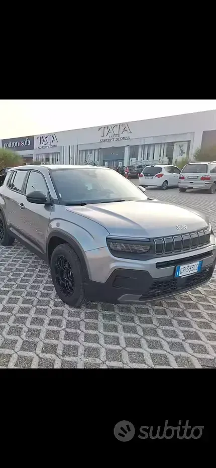Usata Jeep Avenger Longitude 101 CV (74 kW) 2023 Grigio SUV