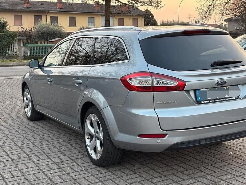 Usata Ford Mondeo Titanium 163 CV (119 kW) 2014 Argento Station wagon