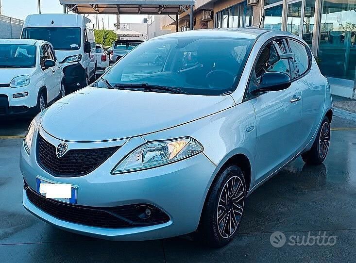 Usata Lancia Ypsilon S 163 CV (119 kW) 2021 Grigio Utilitaria