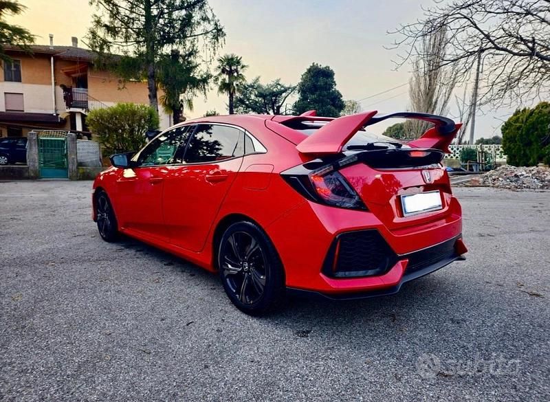 Usata Honda Civic Elegance 131 CV (96 kW) 2018 Rosso Berlina
