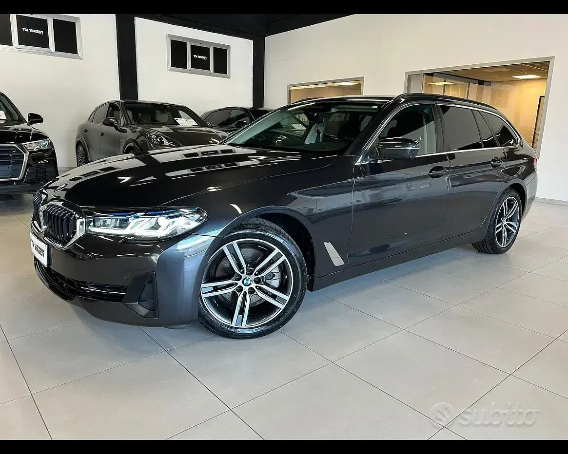 Usata BMW 520 Efficient Dynamics 190 CV (139 kW) 2021 Grigio Station wagon