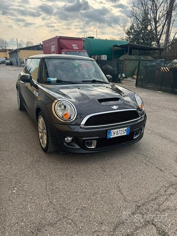 Usata Mini Cooper S 184 CV (135 kW) 2012 Grigio Utilitaria