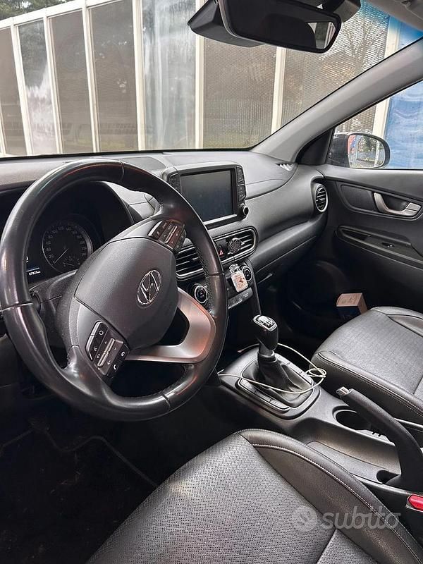 Usata Hyundai Kona Style 120 CV (88 kW) 2018 Grigio SUV