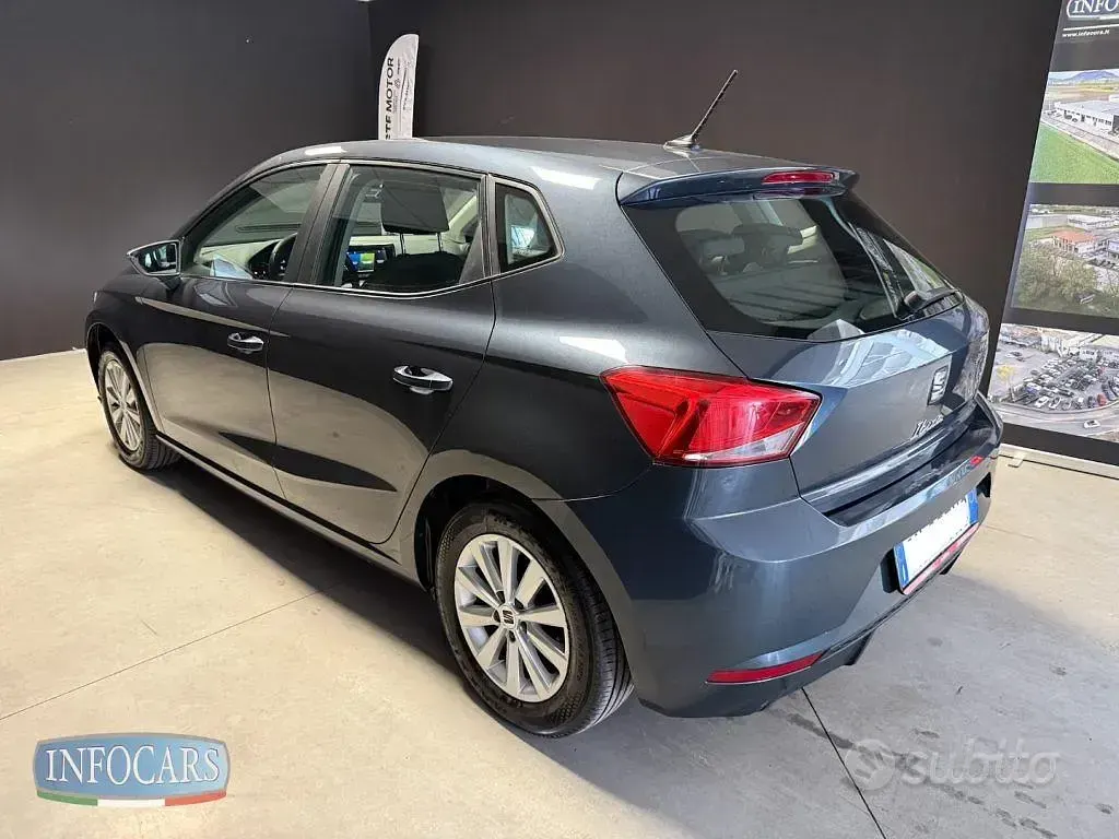 Usata Seat Ibiza Style 80 CV (58 kW) 2023 Grigio metallizzato Utilitaria