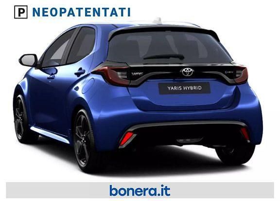 Nuova Toyota Yaris Hybrid Lounge 131 CV (96 kW) 2026 Blu Berlina