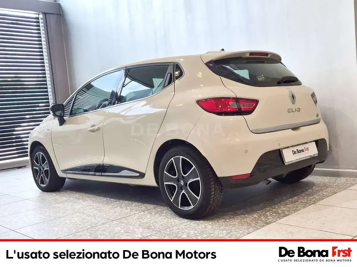 Usata Renault Clio IV Life 75 CV (55 kW) 2016 Bianco Berlina