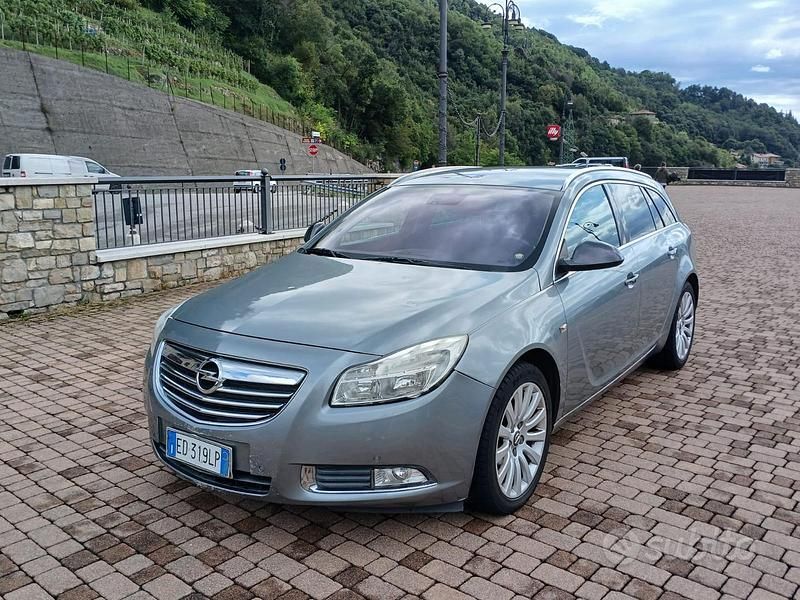 Usata 2010 Opel Insignia Station wagon | 2600 € (Super prezzo) - Immagine 1/4