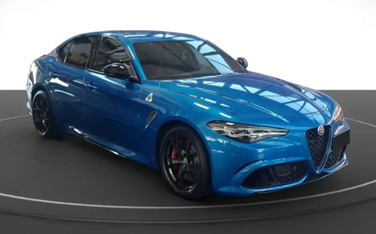 Usata Alfa Romeo Giulia Quadrifoglio 519 CV (381 kW) 2024 Blu/azzurro Berlina