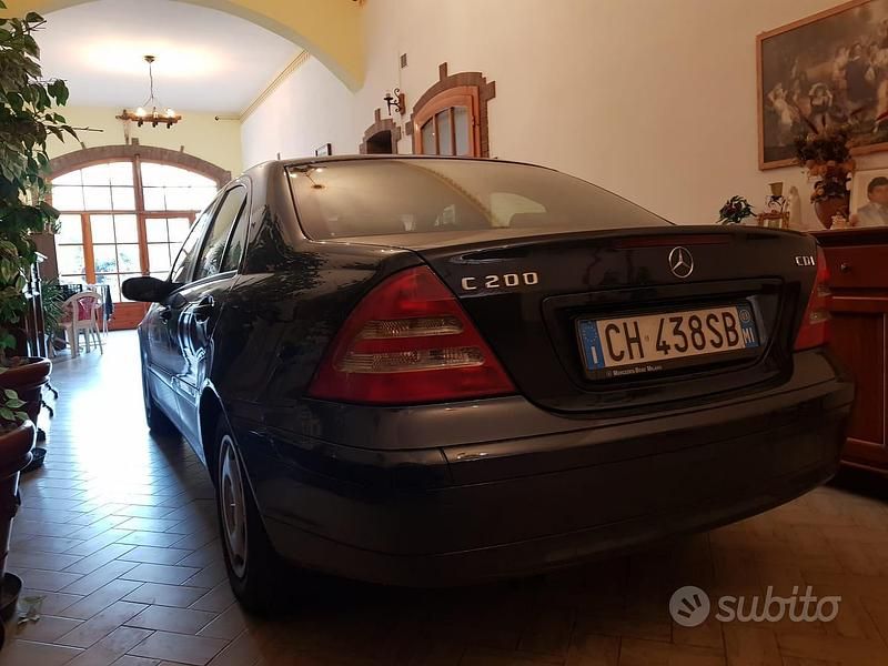 Usata Mercedes 200 122 CV (89 kW) 2003 Berlina