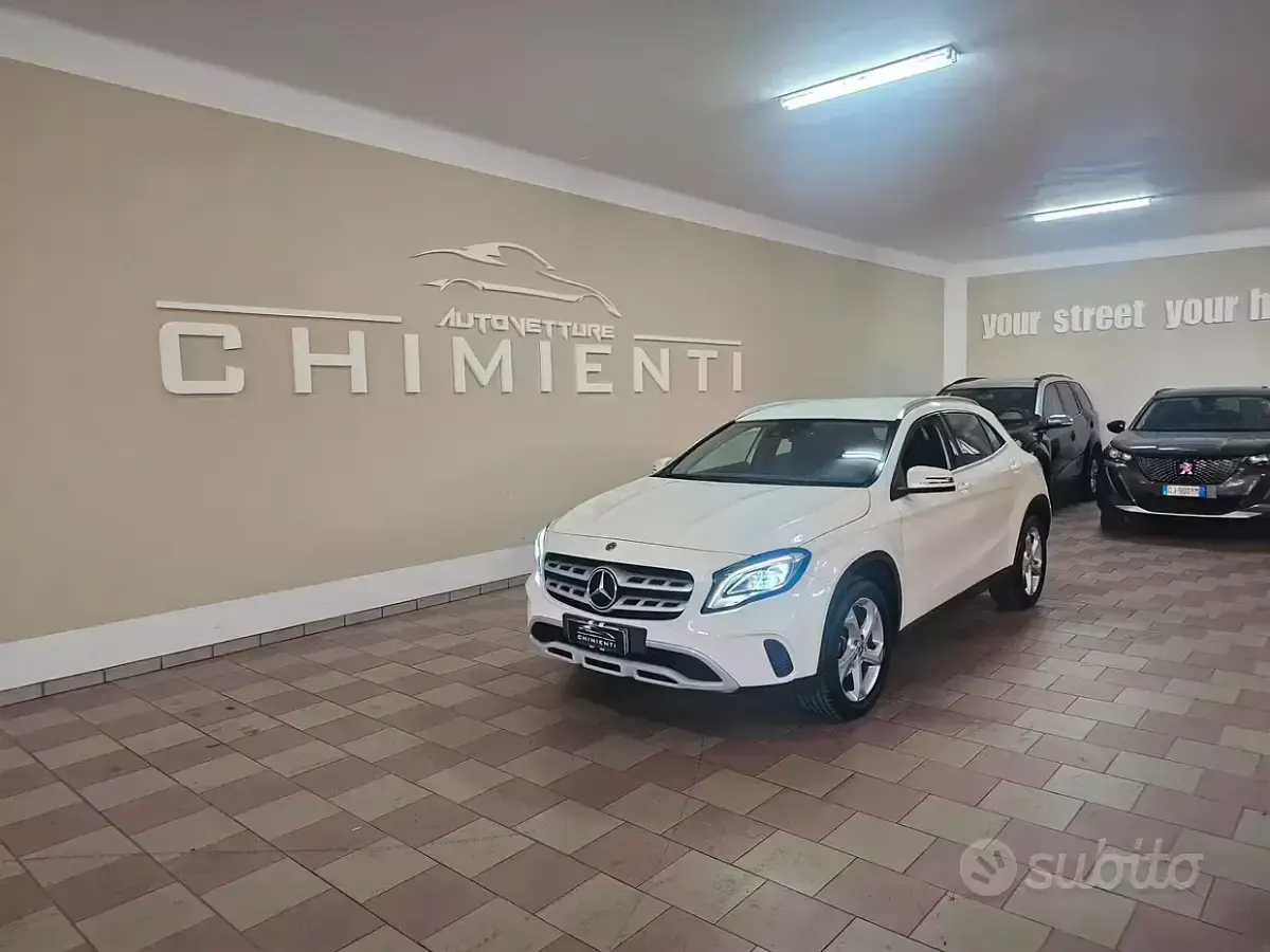 Usata Mercedes GLA180 109 CV (80 kW) 2018 Bianco SUV