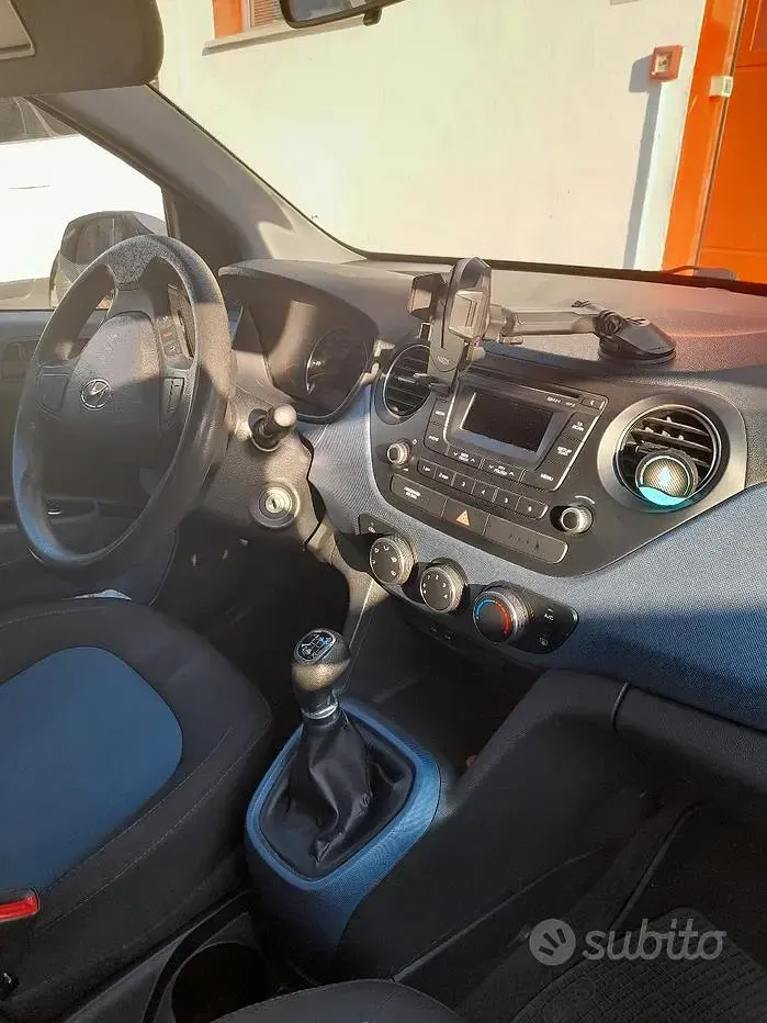 Usata Hyundai i10 69 CV (50 kW) 2015 Grigio Utilitaria