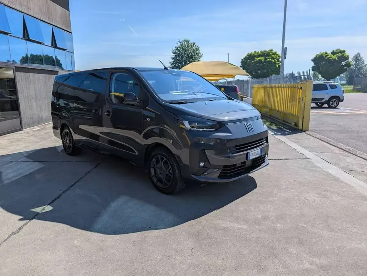 Usata Fiat Ulysse 125 kW (170 CV) 2025 Grigio Monovolume