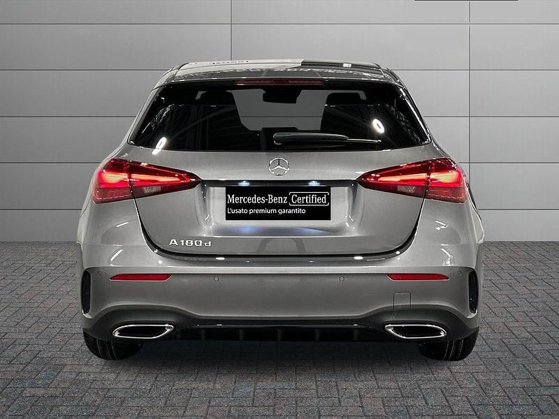 Nuova Mercedes A180 AMG Line Premium 116 CV (85 kW) 2026