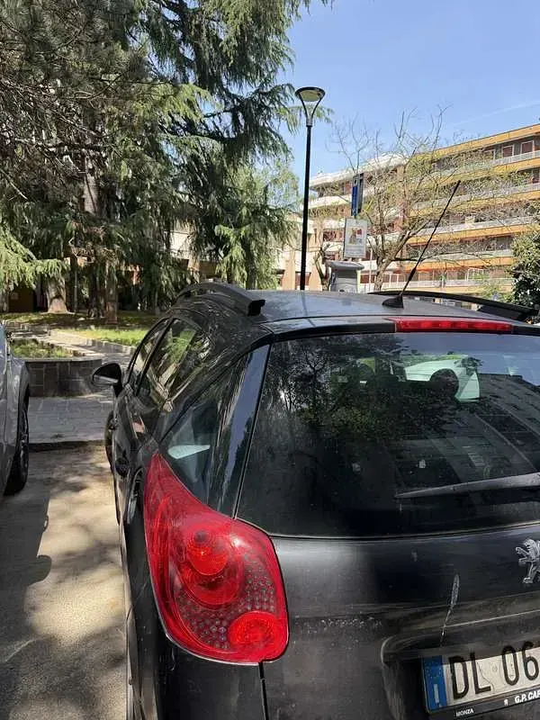 Usata Peugeot 207 95 CV (69 kW) 2007 Nero Station wagon