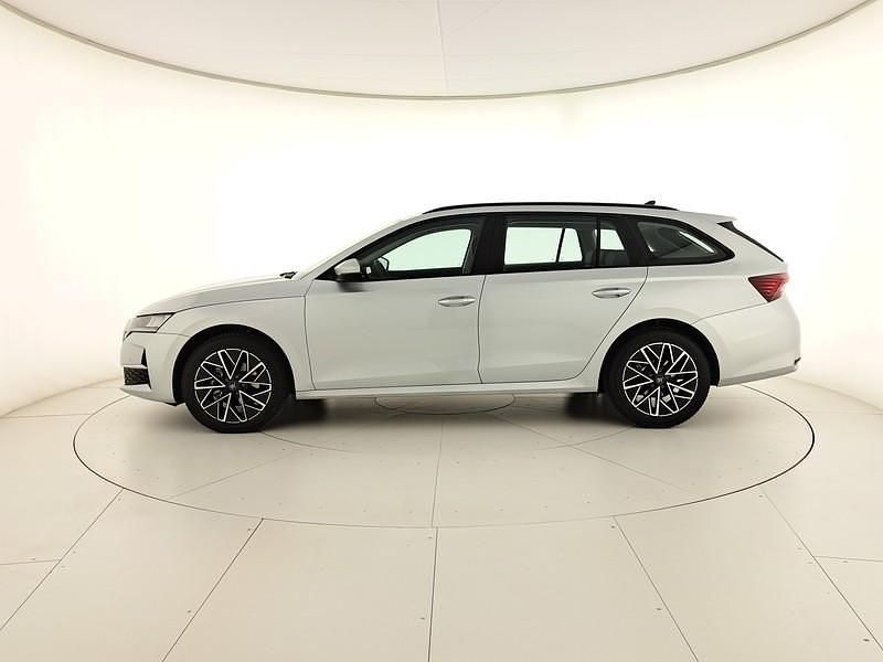 Usata Skoda Octavia Executive 150 CV (110 kW) 2025 Argento brillante metallizzato Station wagon