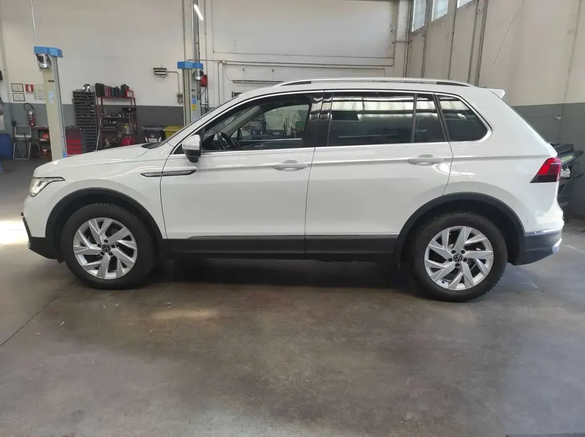 Usata VW Tiguan Life 150 CV (110 kW) 2023 Bianco SUV