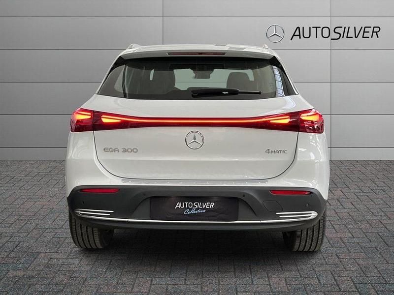 Nuova Mercedes EQA300 Advanced 139 kW (189 CV) 2025 Bianco / pastello SUV