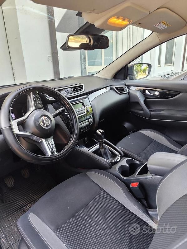Usata Nissan Qashqai 115 CV (84 kW) 2018 Grigio SUV