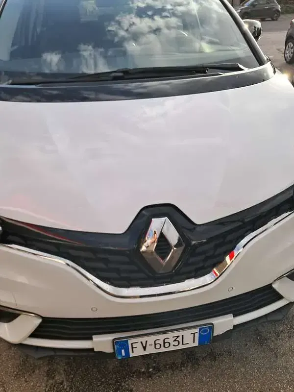 Usata Renault Scenic E-Tech 140 CV (102 kW) 2019 Bianco Monovolume