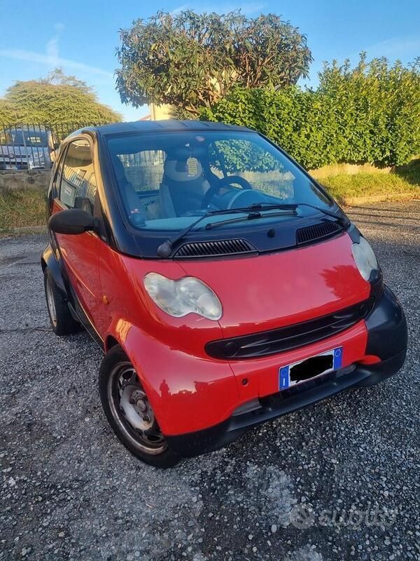 Usata Smart ForTwo Coupé 61 CV (44 kW) 2002 Utilitaria