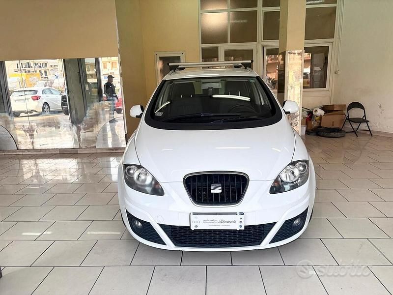 Usata Seat Altea XL Style 105 CV (77 kW) 2011 Bianco Monovolume
