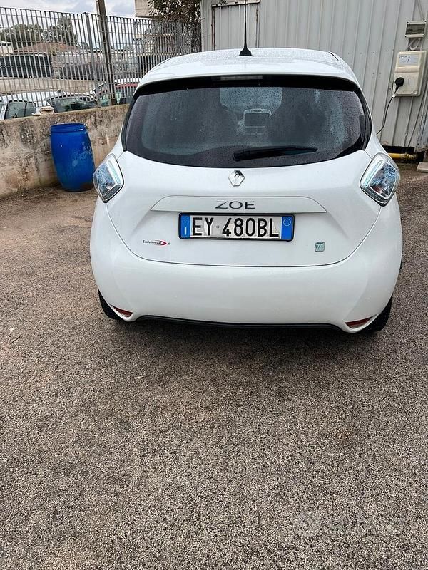 Usata Renault Zoe Life 42 kW (58 CV) 2015 Bianco Utilitaria