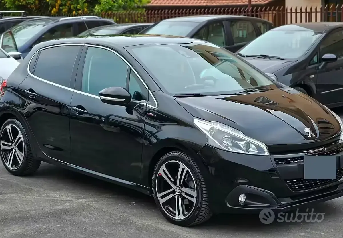 Usata Peugeot 208 102 CV (75 kW) 2019 Nero Utilitaria
