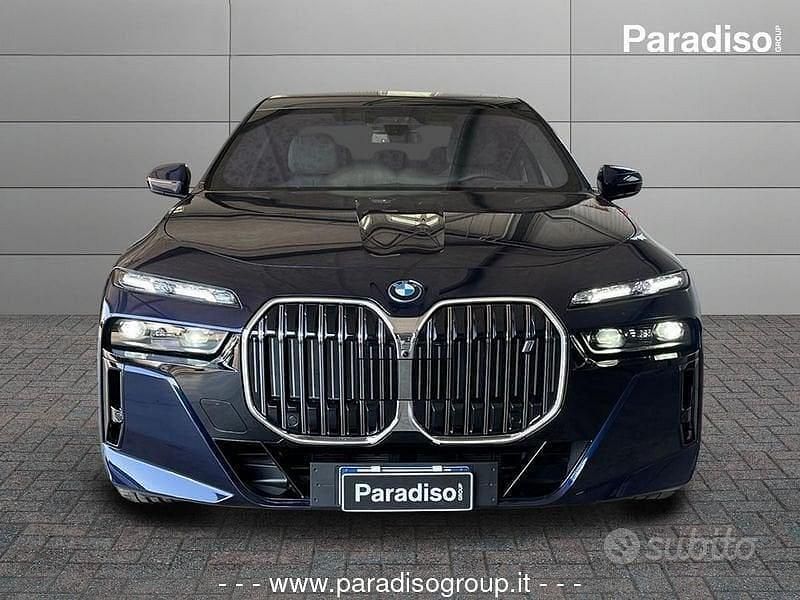 Nuova BMW i7 Comfort Edition 400 kW (544 CV) 2025 Grigio Berlina