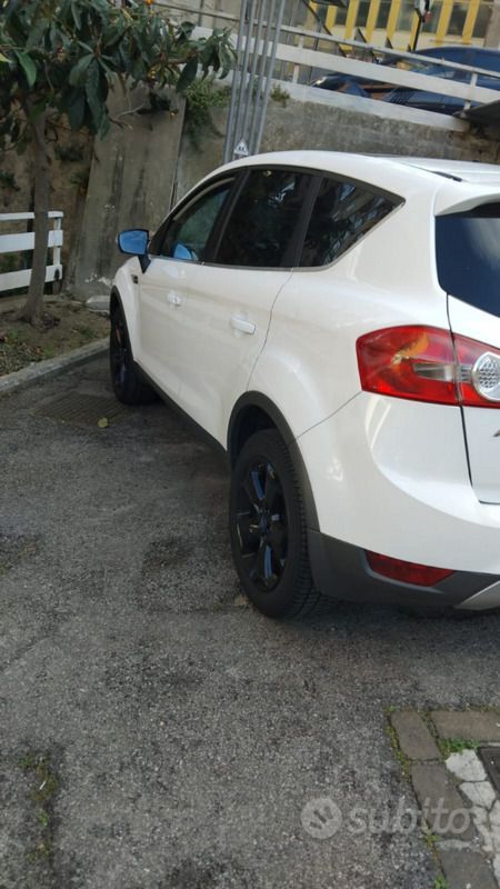 Usata Ford Kuga 140 CV (102 kW) 2009 Bianco SUV