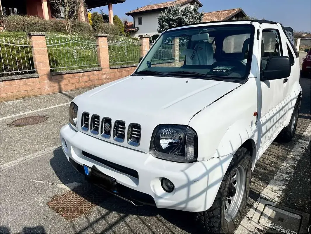 Usata Suzuki Jimny 82 CV (60 kW) 2003 Bianco SUV