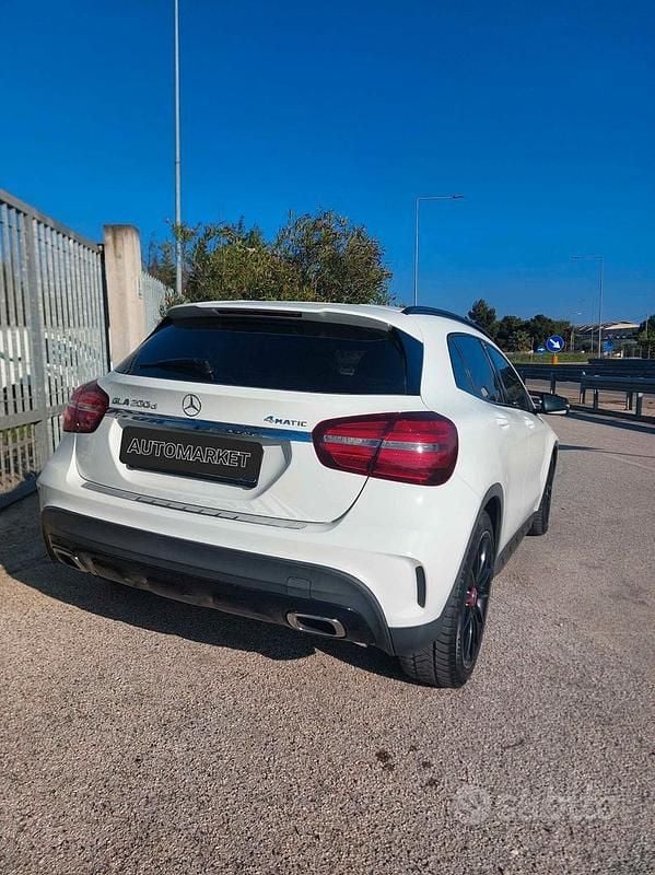 Usata Mercedes GLA220 Executive 136 CV (100 kW) 2018 Bianco SUV